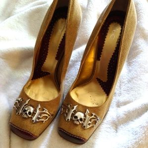 Unique heels very versatile